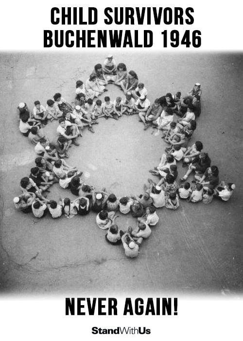 1946, Buchenwald, Παιδιά επιζώντες του Ολοκαυτώματος σχηματίζουν το Αστέρι του Δαβίδ